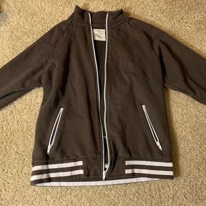 Brown zip up jacket 😇